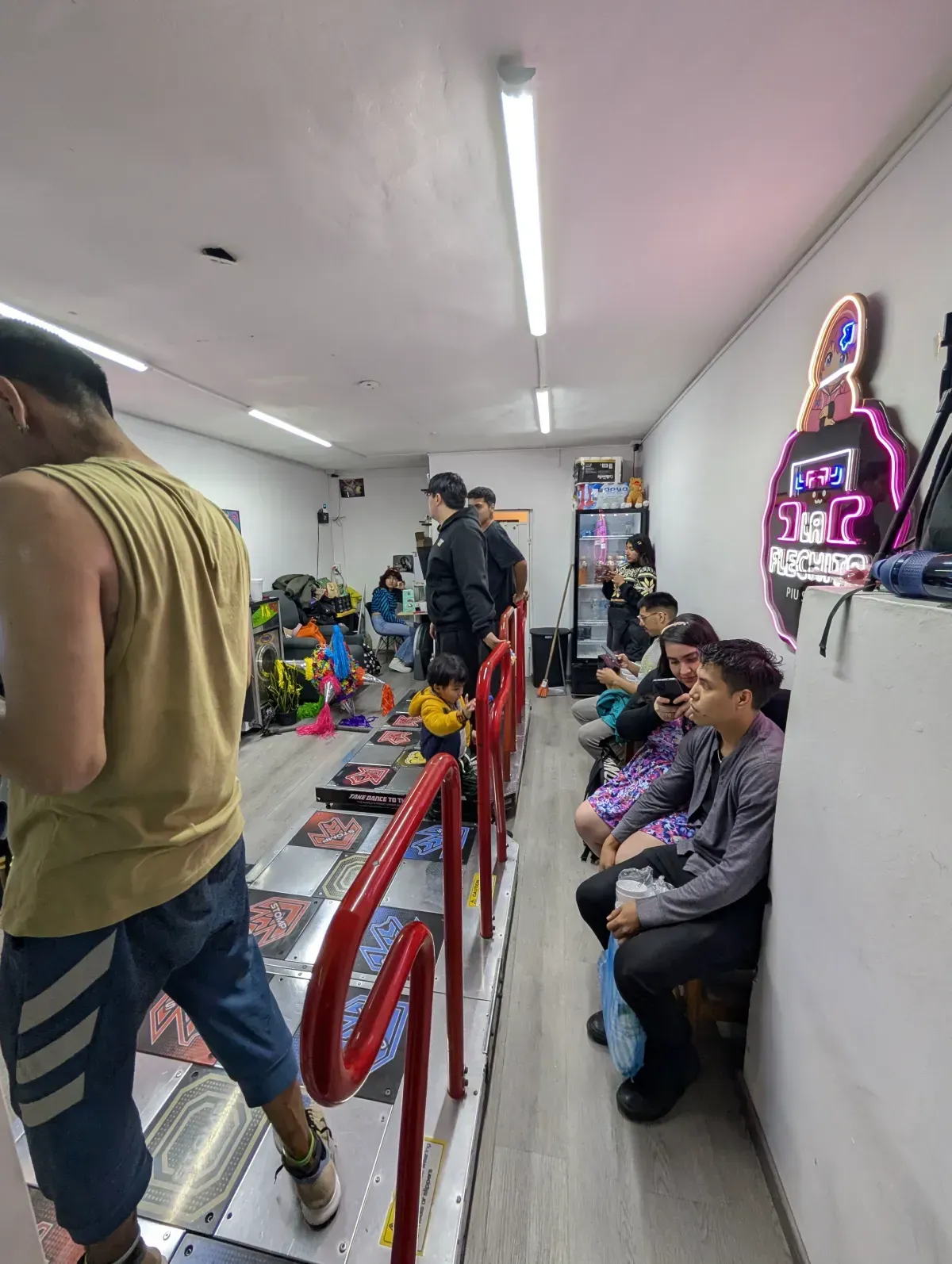 Comunidad de jugadores de Pump It Up en La Flechita, arcade en Coyoacán, CDMX