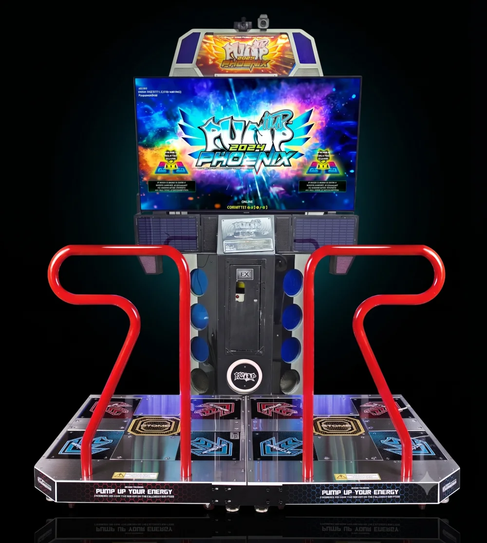 Gabinete FX de Pump It Up Phoenix con panel TX, barras rojas y pantalla HD en La Flechita